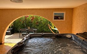 Bas de villa 70m2 indépendant avec espace jacuzzi privé
